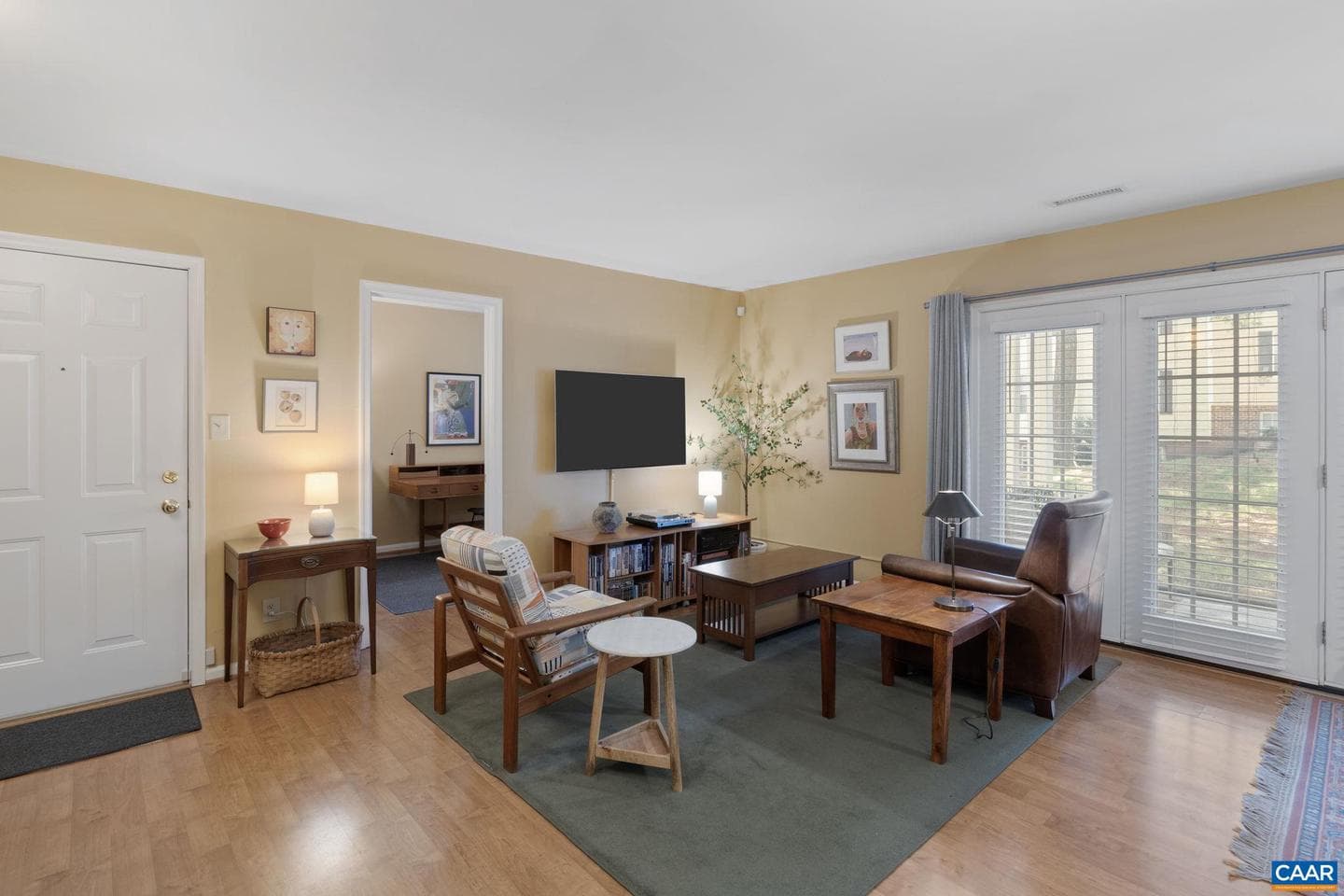 1504 Villa Ter #b photo 3