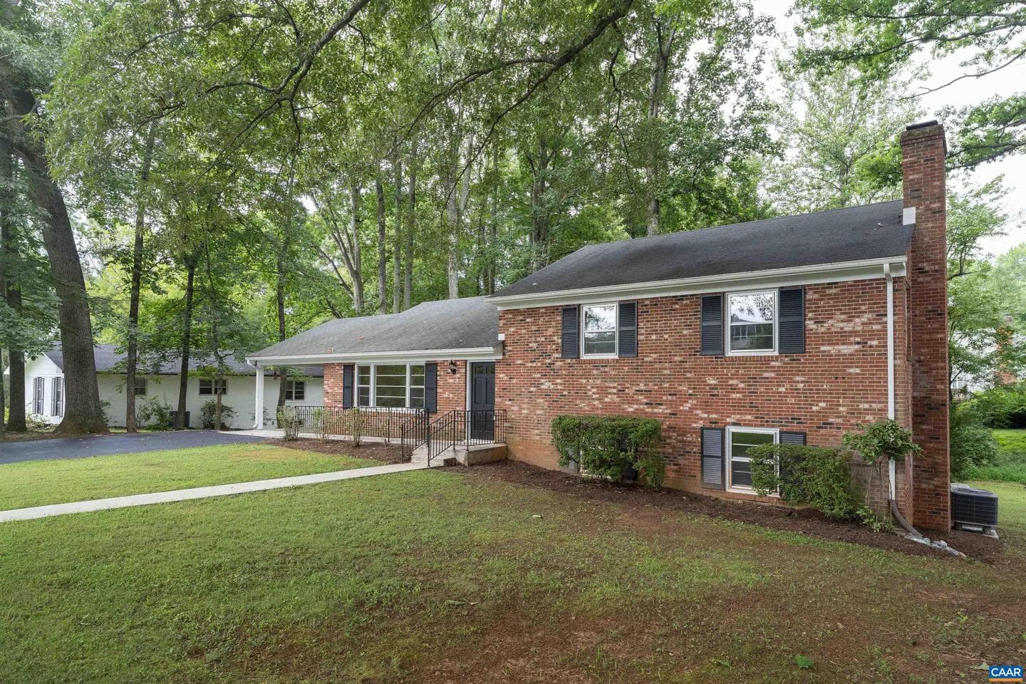511 Berwick Ct photo 3