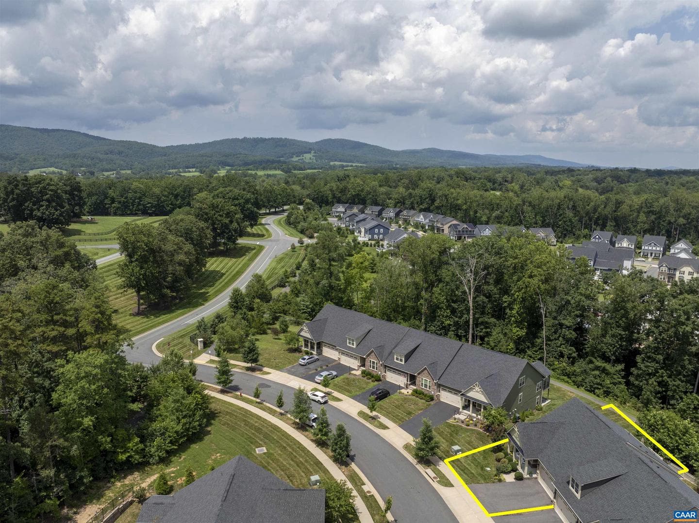 359 Winding Rd photo 4