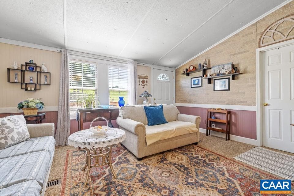 10589 Spotswood Trl photo 19