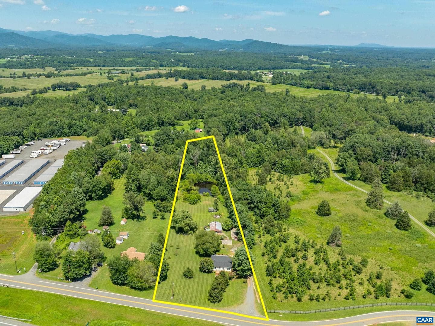 10589 Spotswood Trl photo 2