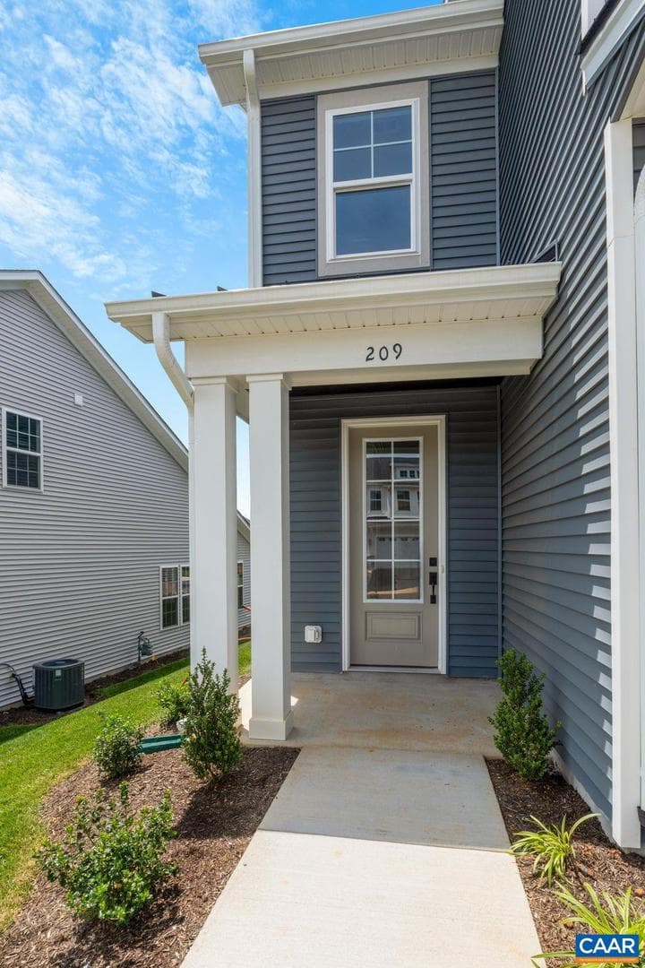 108 Sunbird Ln photo 4