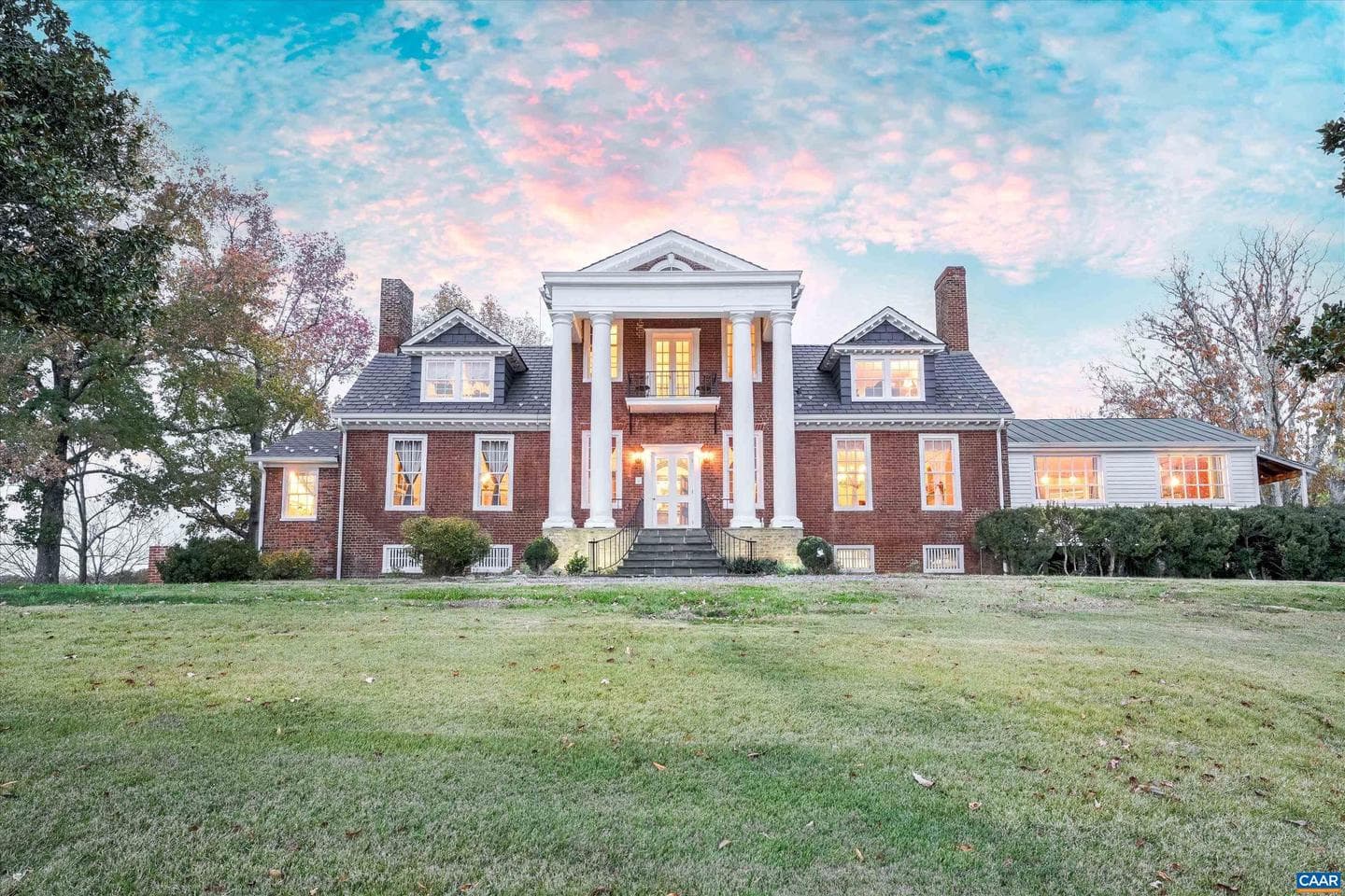 1843 Cabell Rd photo 1