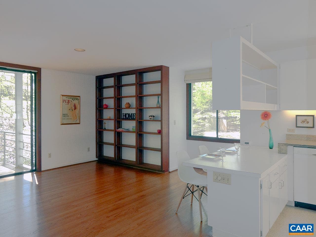 1502 Holly Rd photo 8