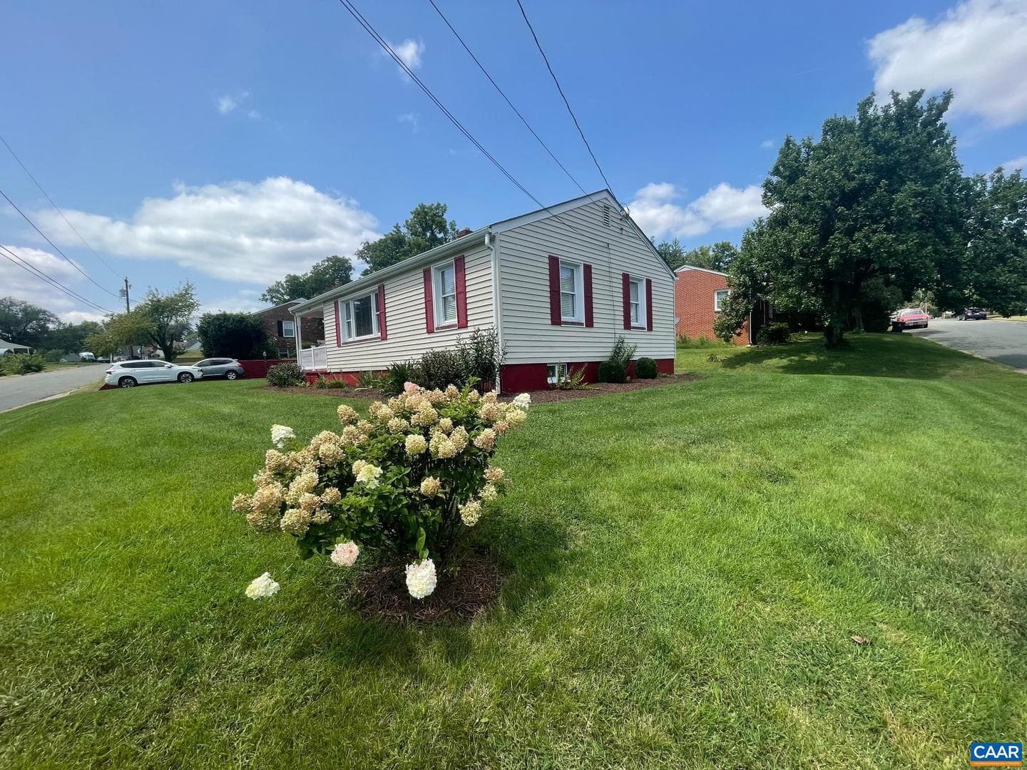 315 Williams Dr photo 2