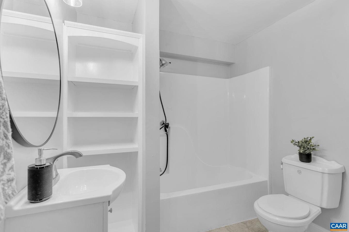 222 White Cedar Rd photo 29