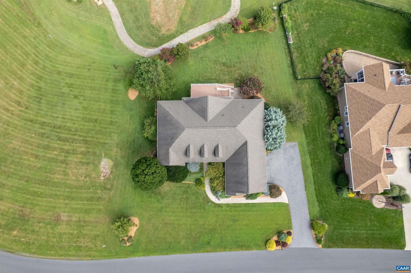 491 Claremont Ave photo 37
