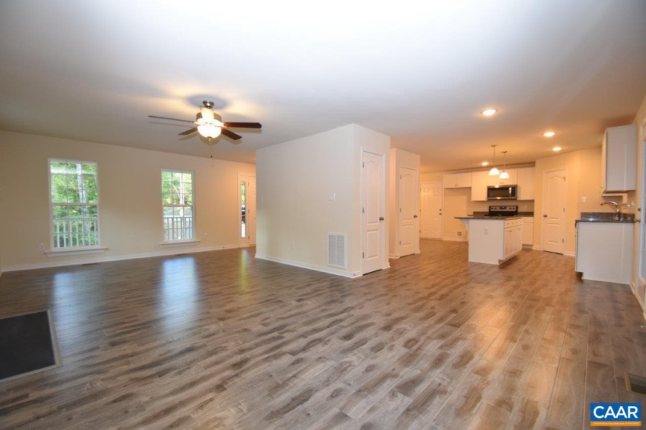 251 Porkchop Ct photo 2