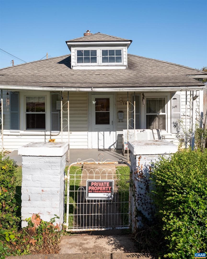 1101 Forest St photo 3