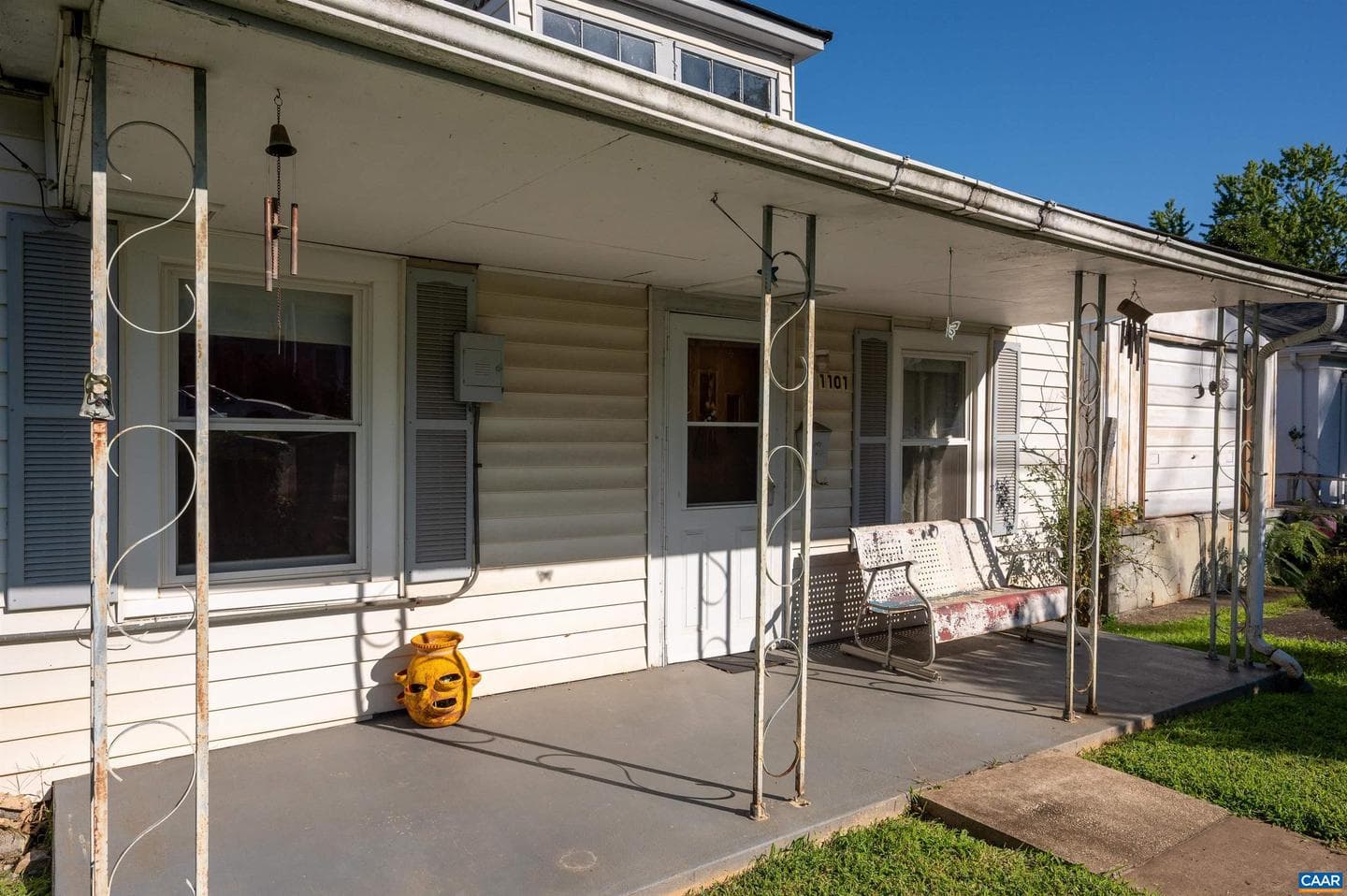 1101 Forest St photo 4