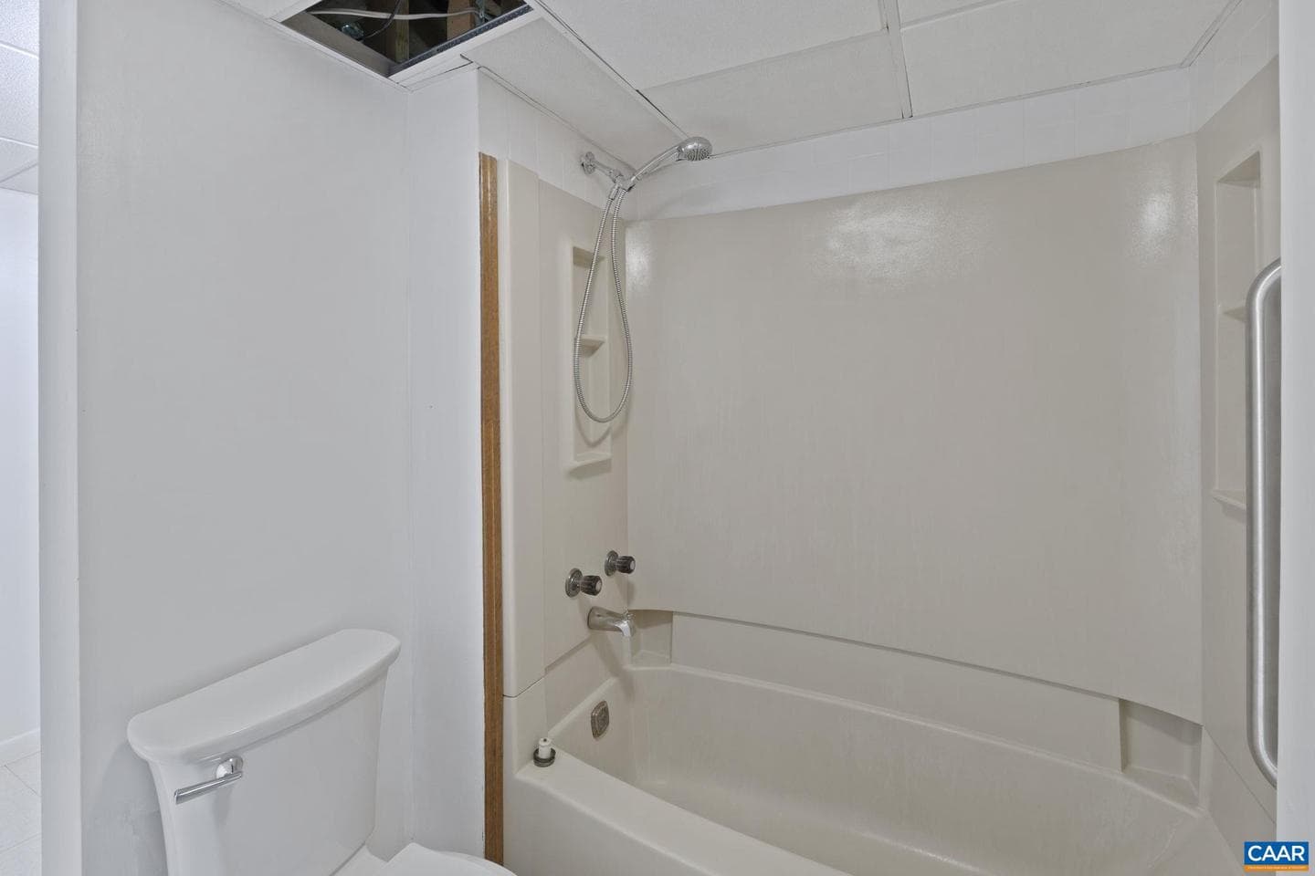 635 Ridgemont Rd photo 45
