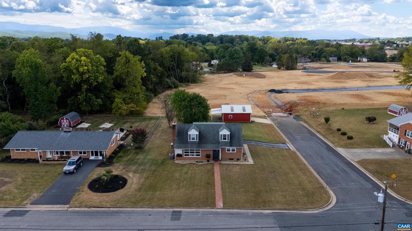 2240 Belvue Rd photo 68