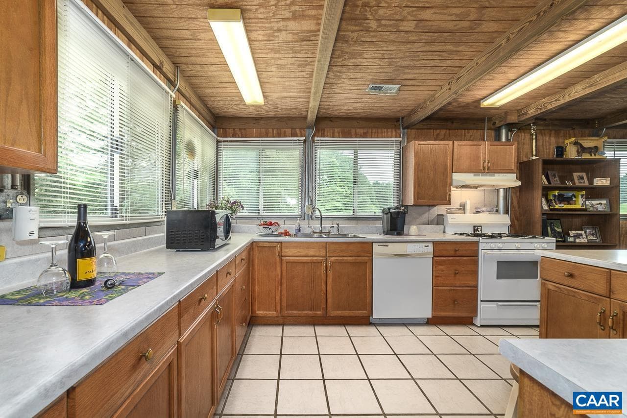 9195 Springwood Rd photo 55