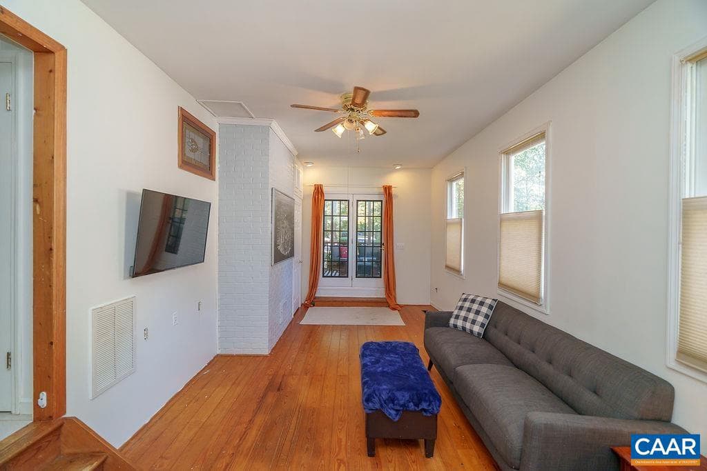 305 Stratford Cir photo 23
