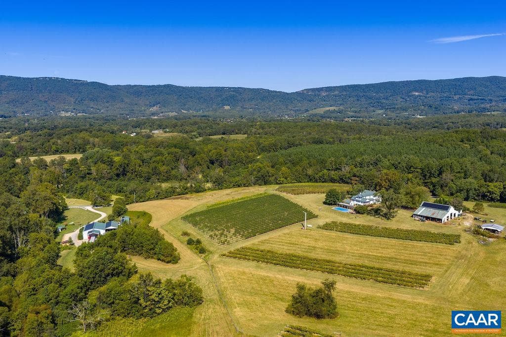 9175 Batesville Rd, Afton