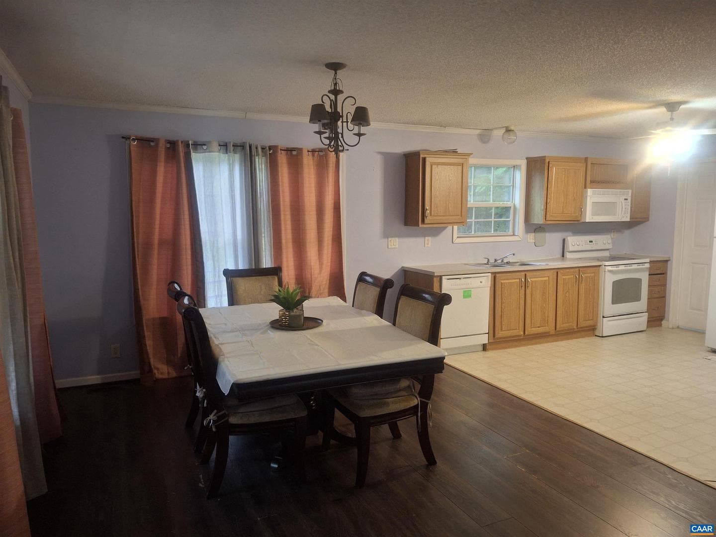 220 Camden St photo 5