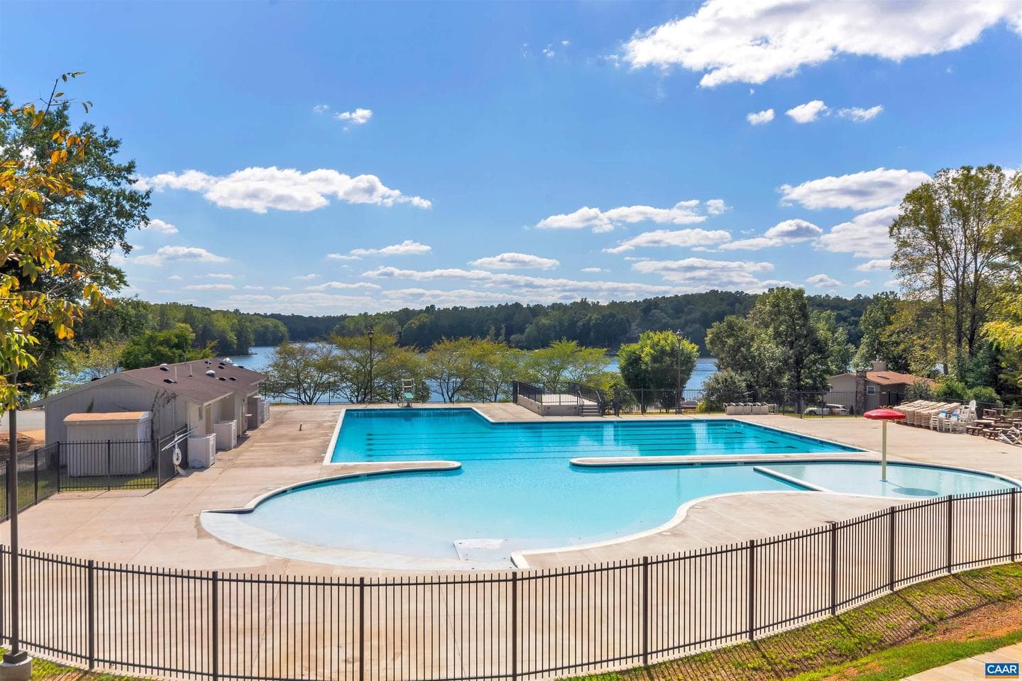 64 Woodlawn Dr photo 32