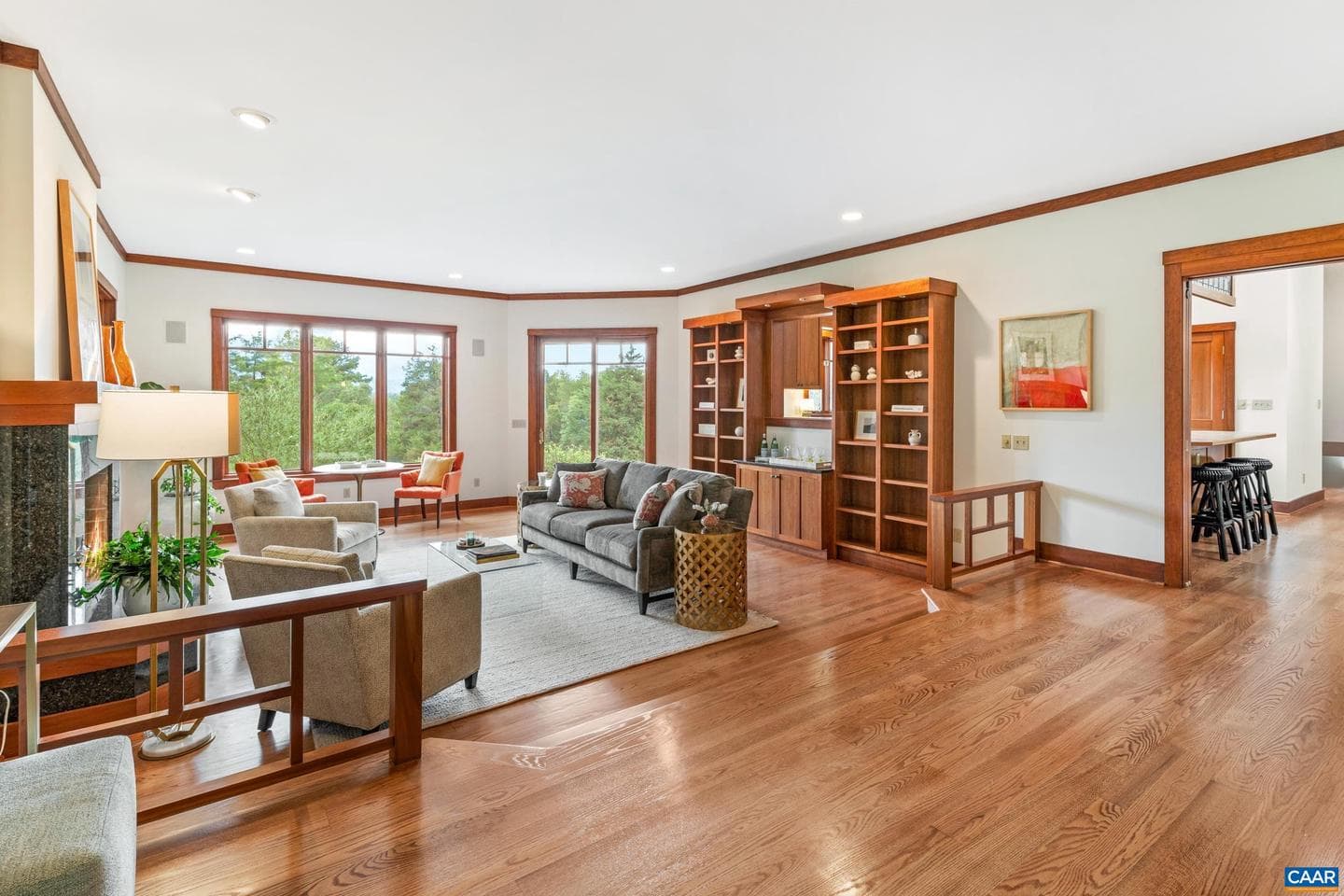 6585 Foxcliff Ln photo 12
