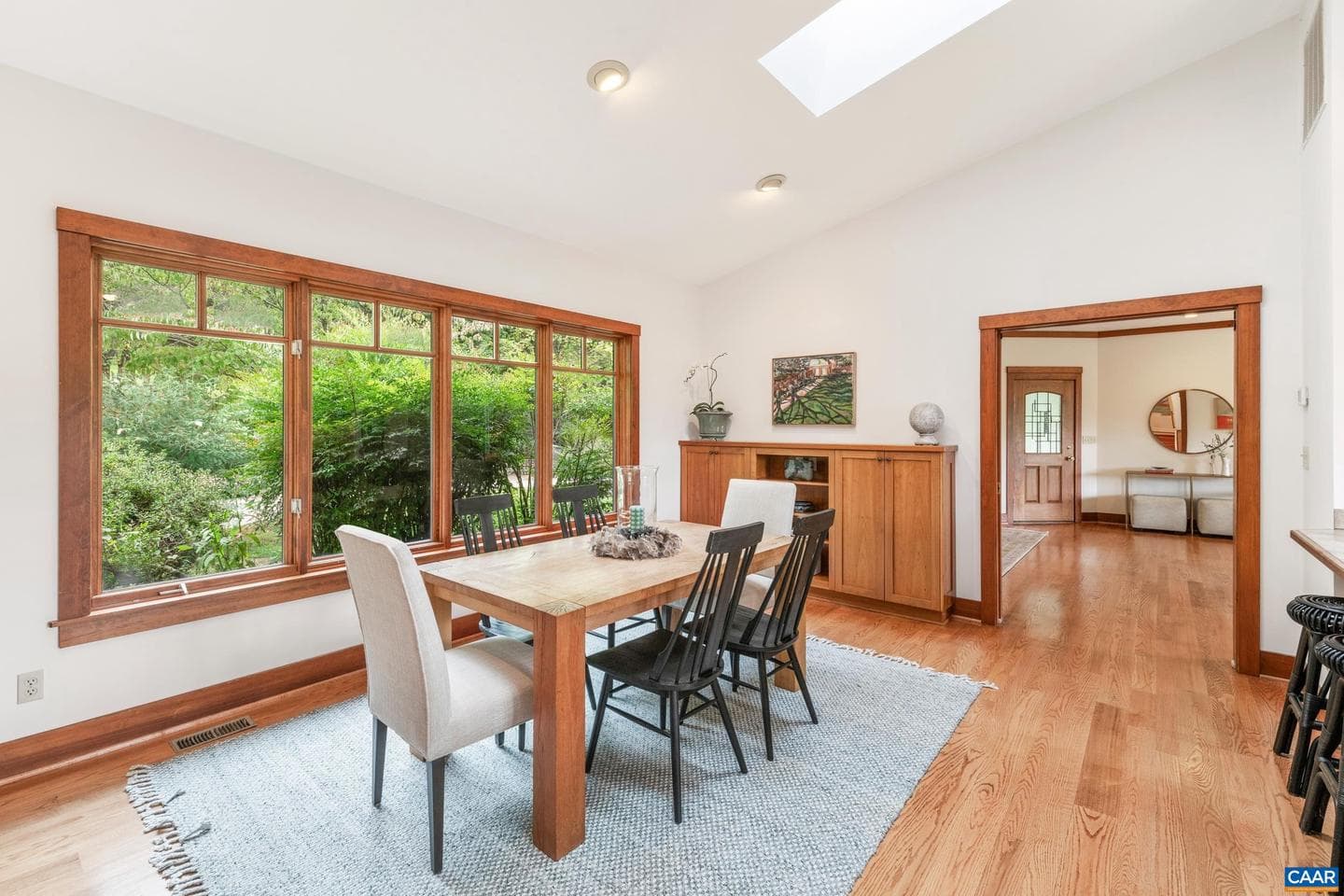 6585 Foxcliff Ln photo 13