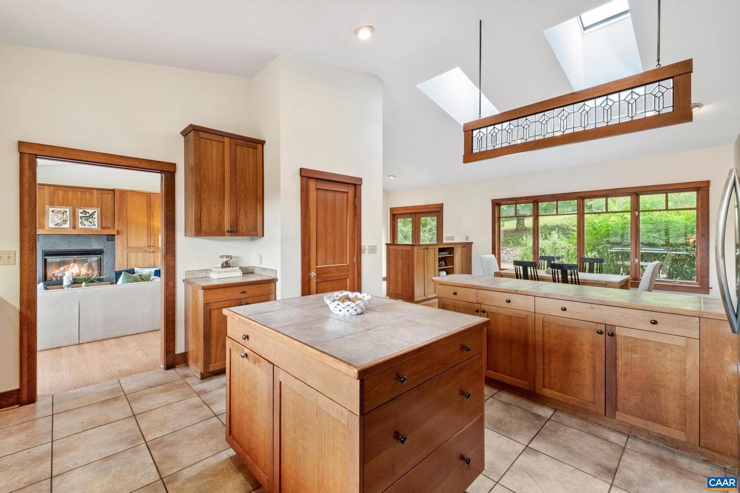 6585 Foxcliff Ln photo 20