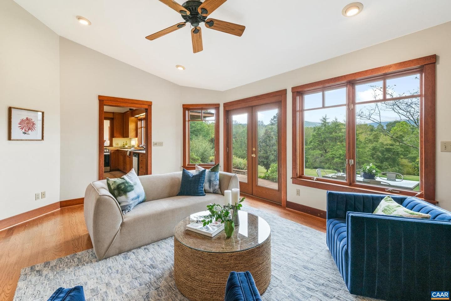 6585 Foxcliff Ln photo 23