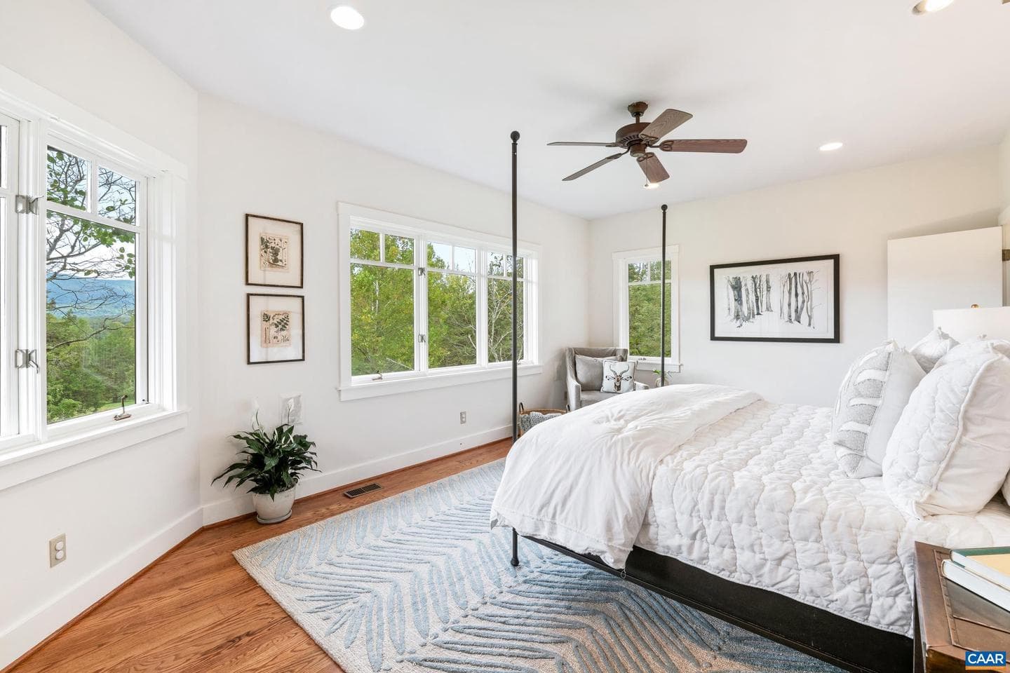 6585 Foxcliff Ln photo 29