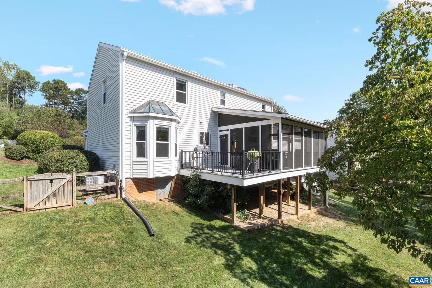 1131 Raintree Dr photo 7