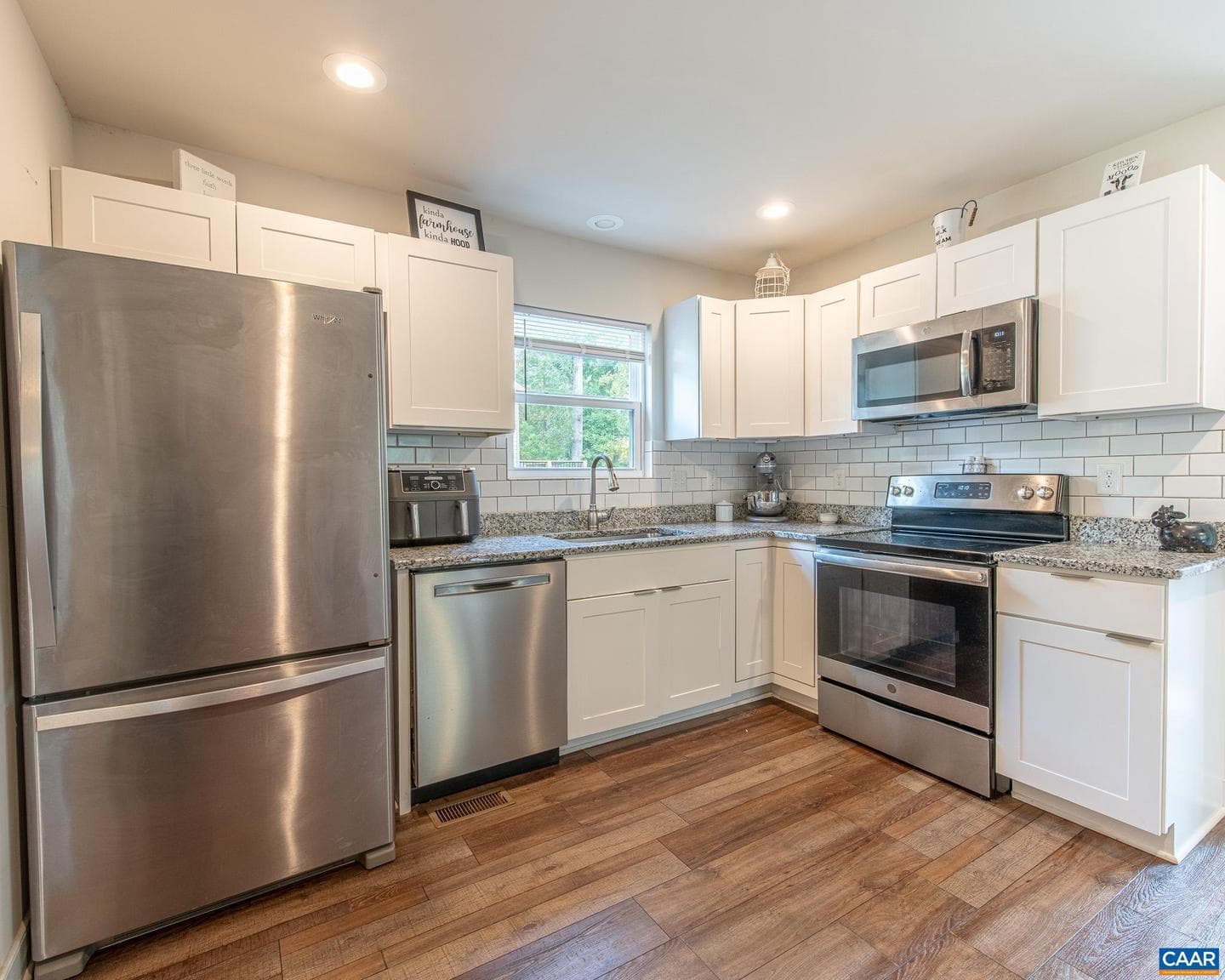 4 Deerwood Ln photo 4