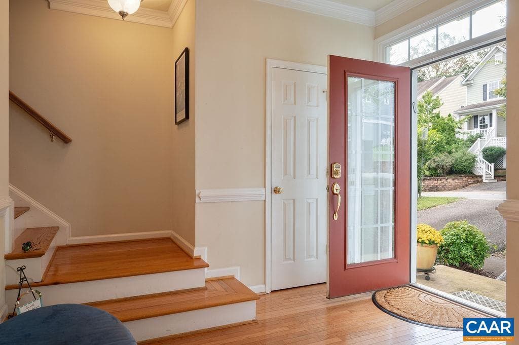 1105 Saint Charles Ct photo 3