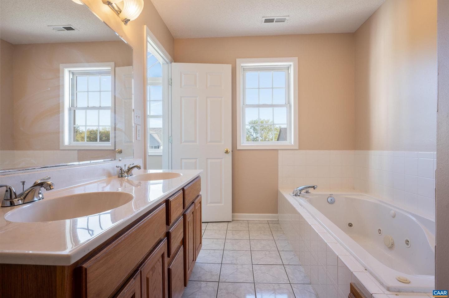 48 Lillian Dr photo 14