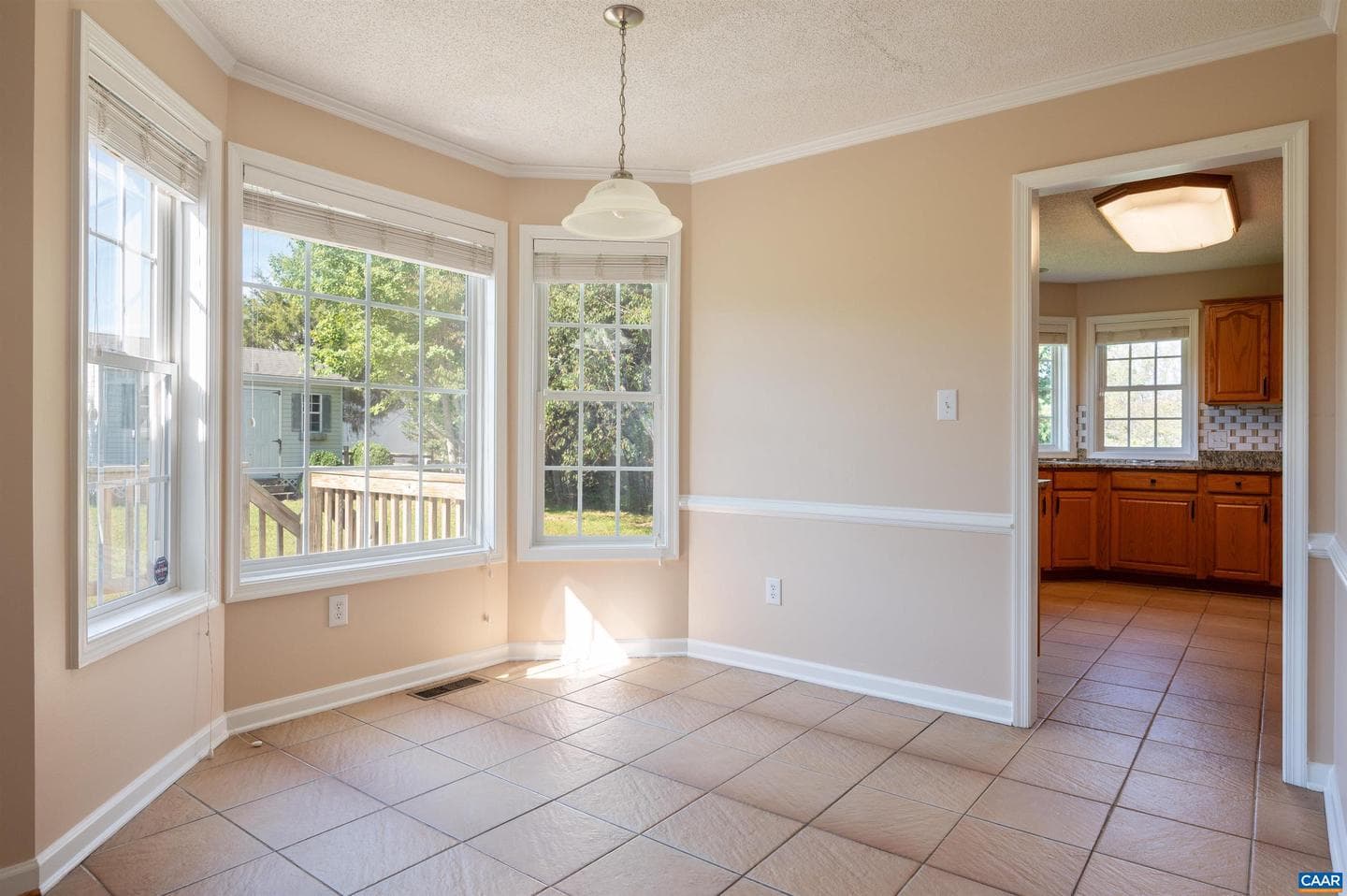 48 Lillian Dr photo 9