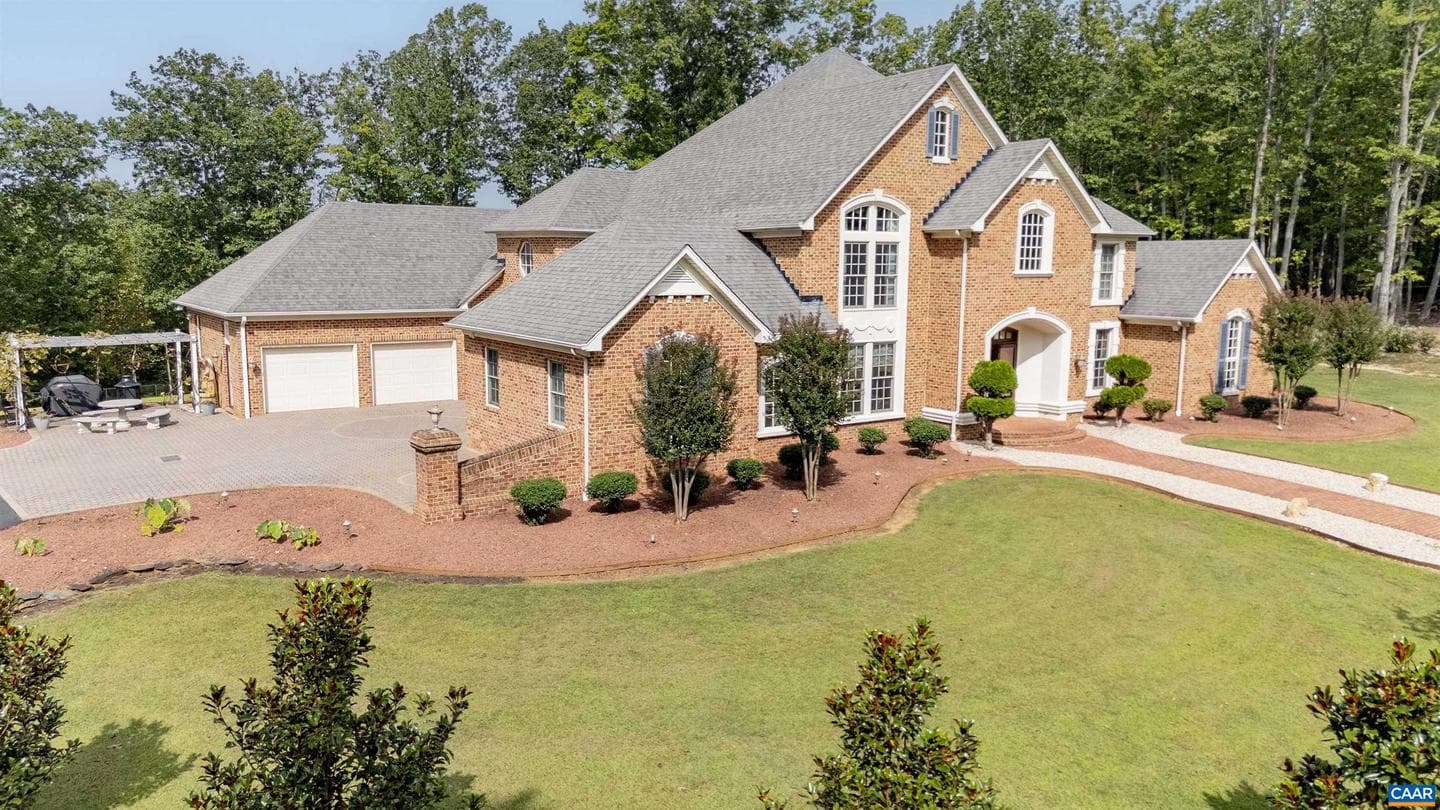 2576 S James River Hwy photo 57
