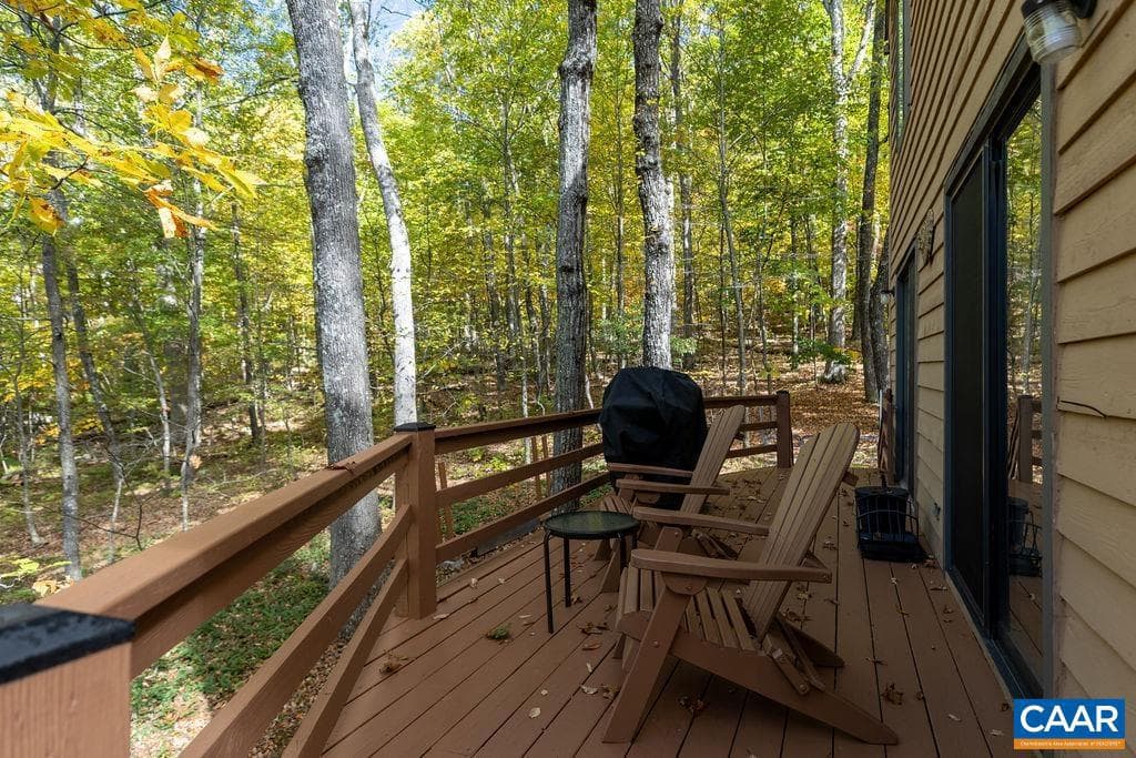 84 West Elkwood Dr photo 6