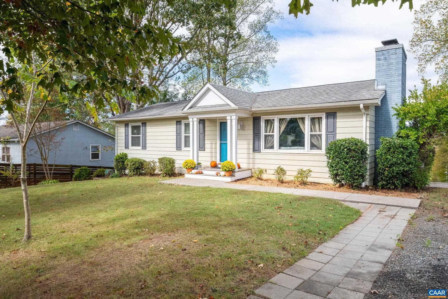 518 Jester Ln photo 2
