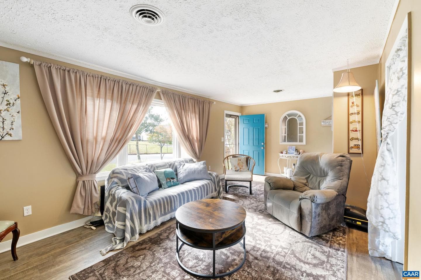 518 Jester Ln photo 7