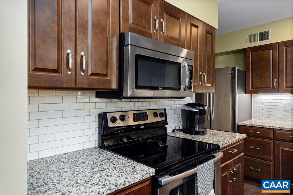 2048 Stone Ridge Condos photo 12