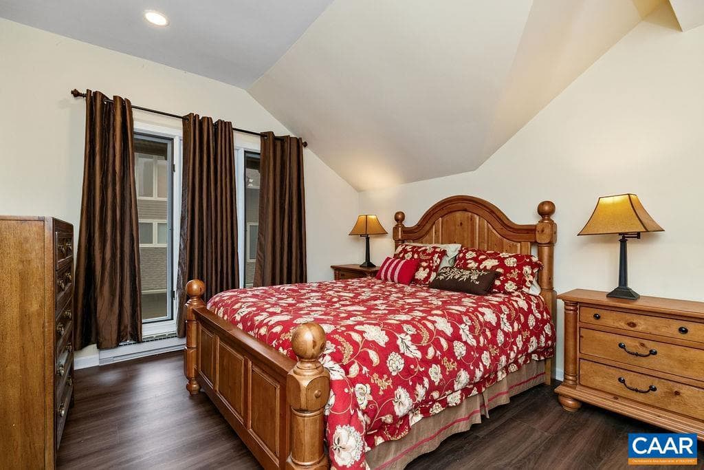 2048 Stone Ridge Condos photo 20