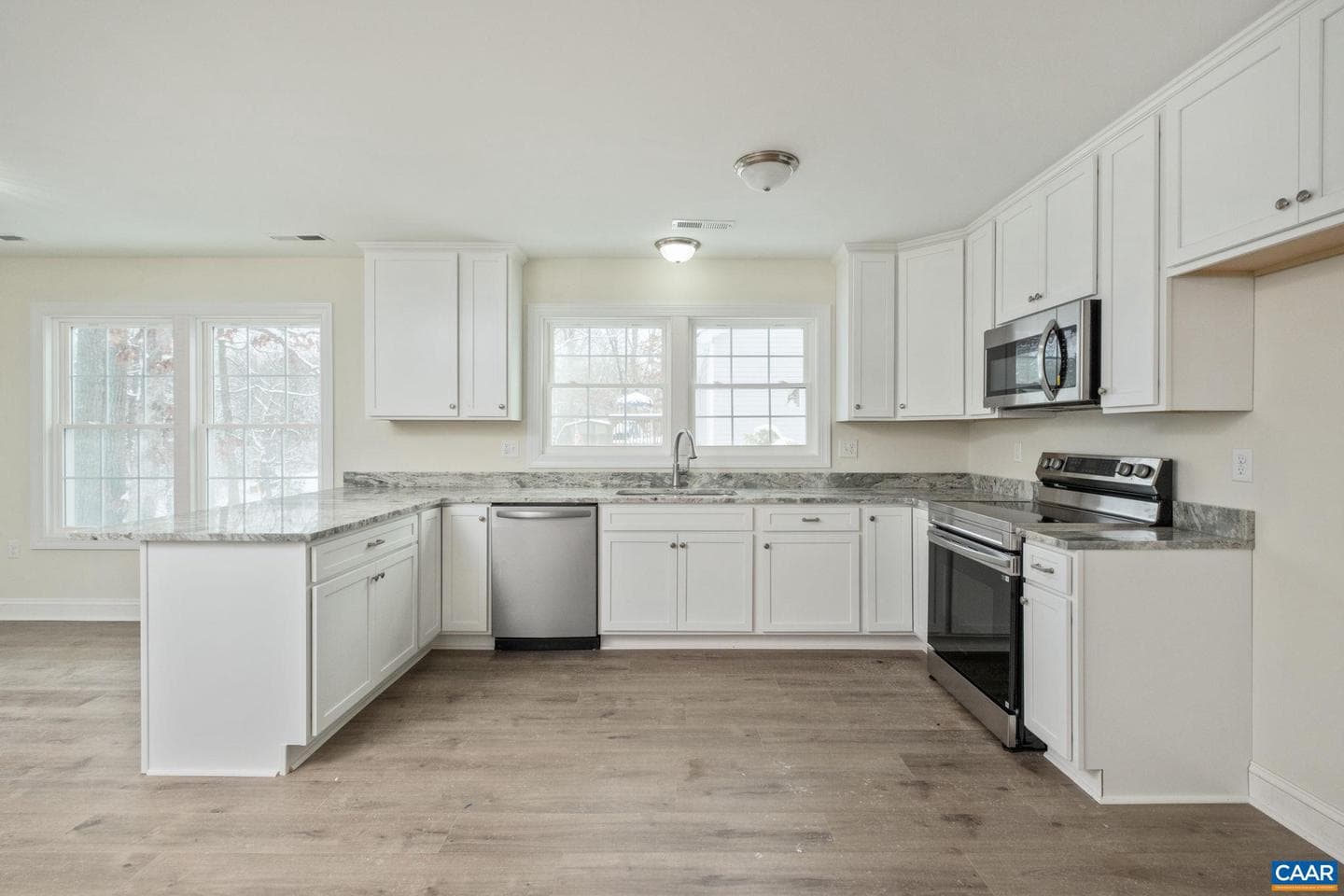 913 Gardner St photo 11