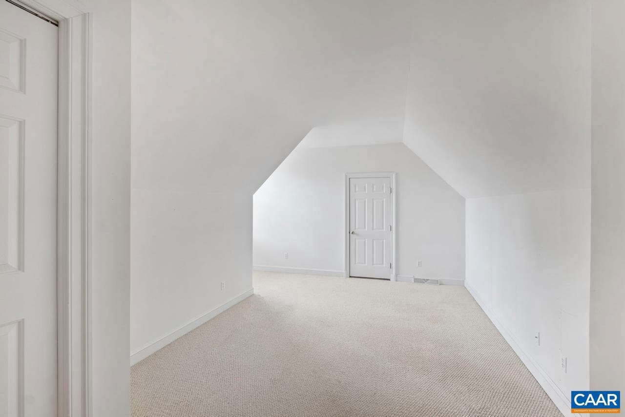 1132 Courtyard Dr photo 24