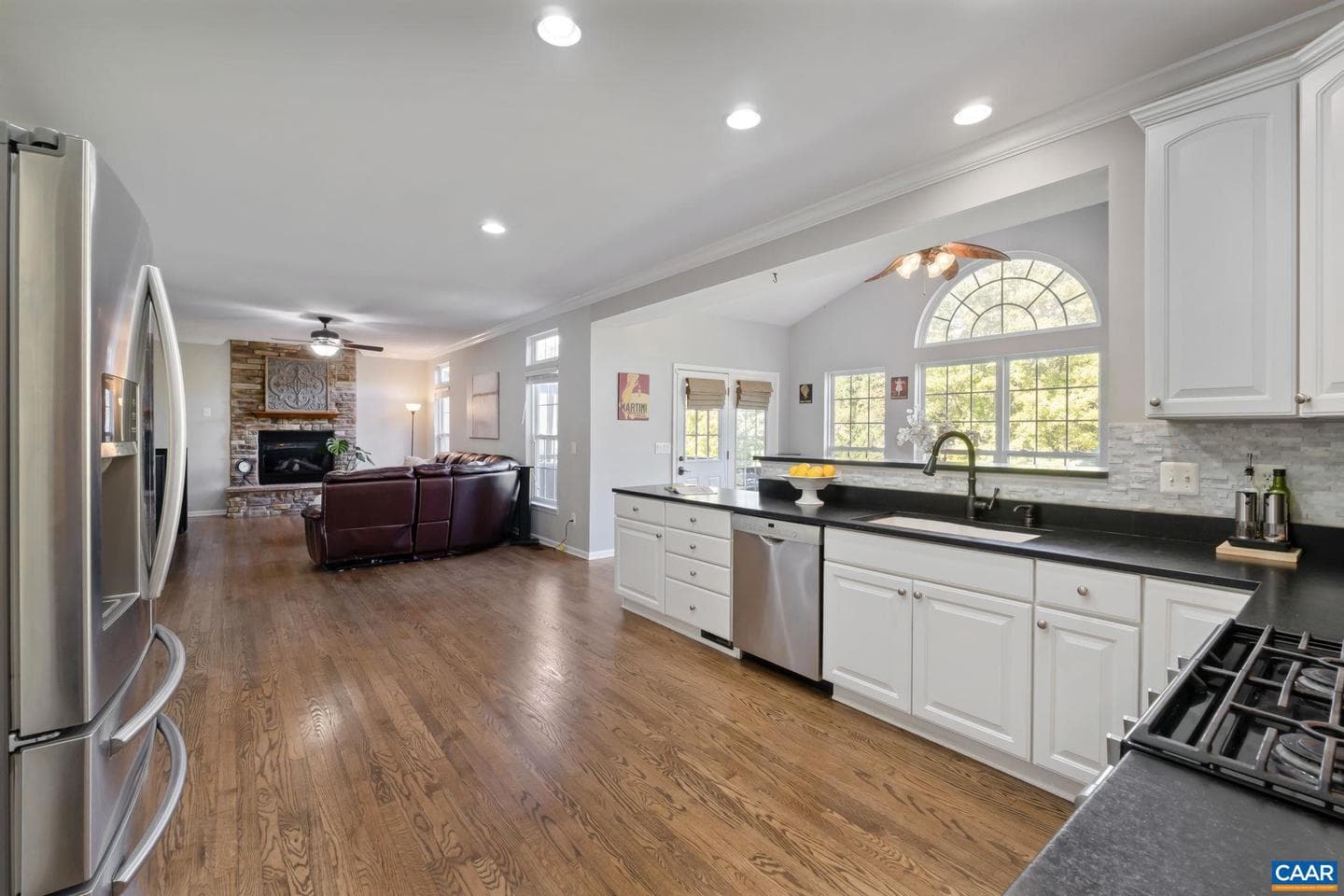10109 Pond Ct photo 18