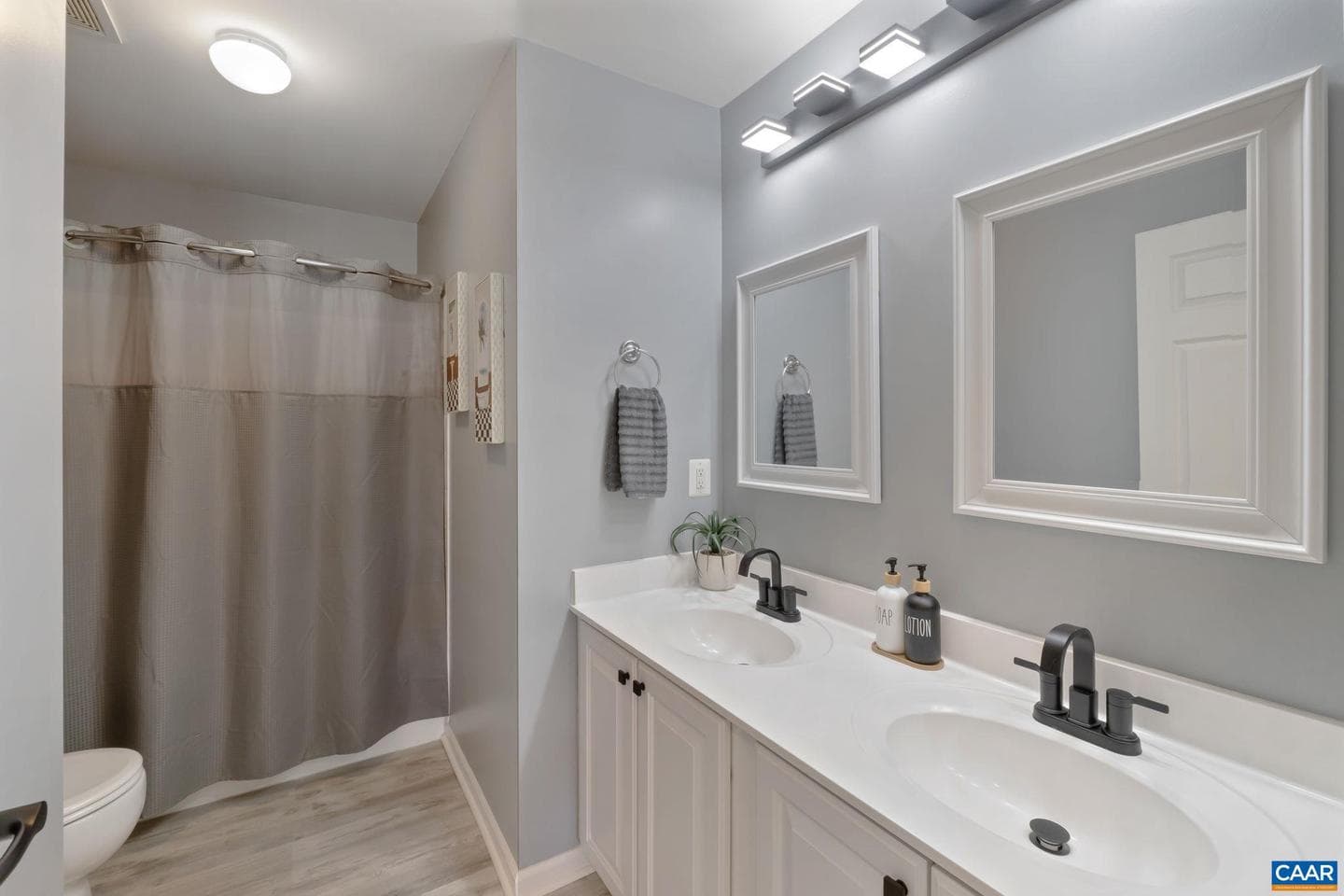 10109 Pond Ct photo 35