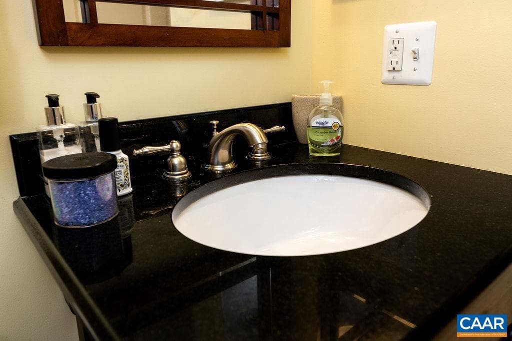 411 Three Ridges Condos photo 23