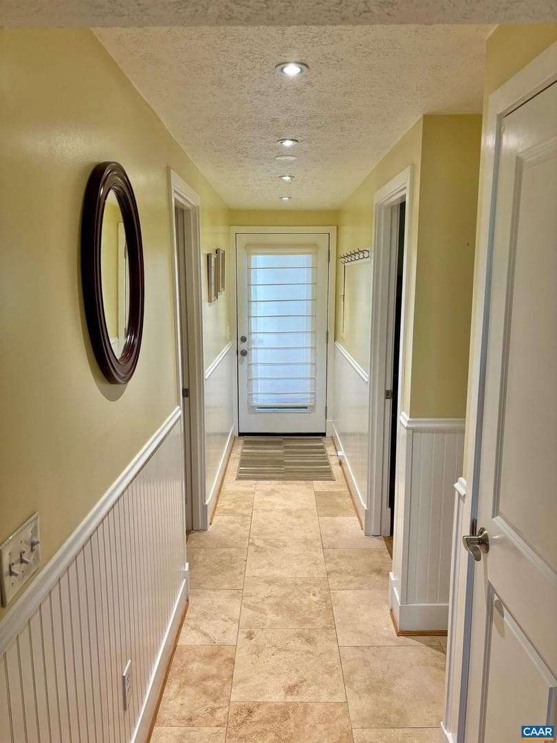411 Three Ridges Condos photo 3