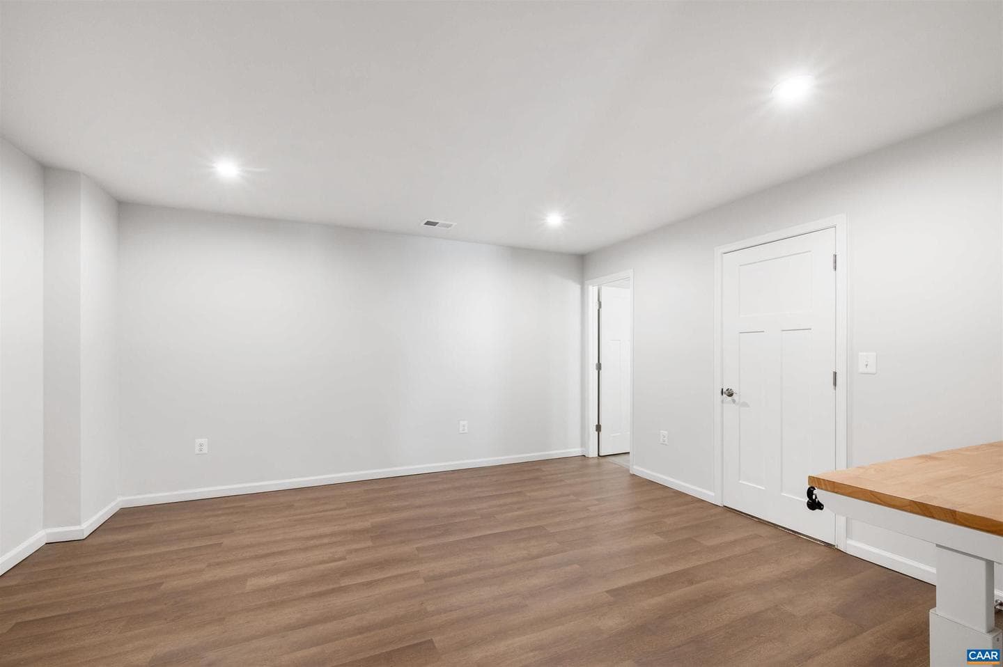 4724 Loyola Way photo 10