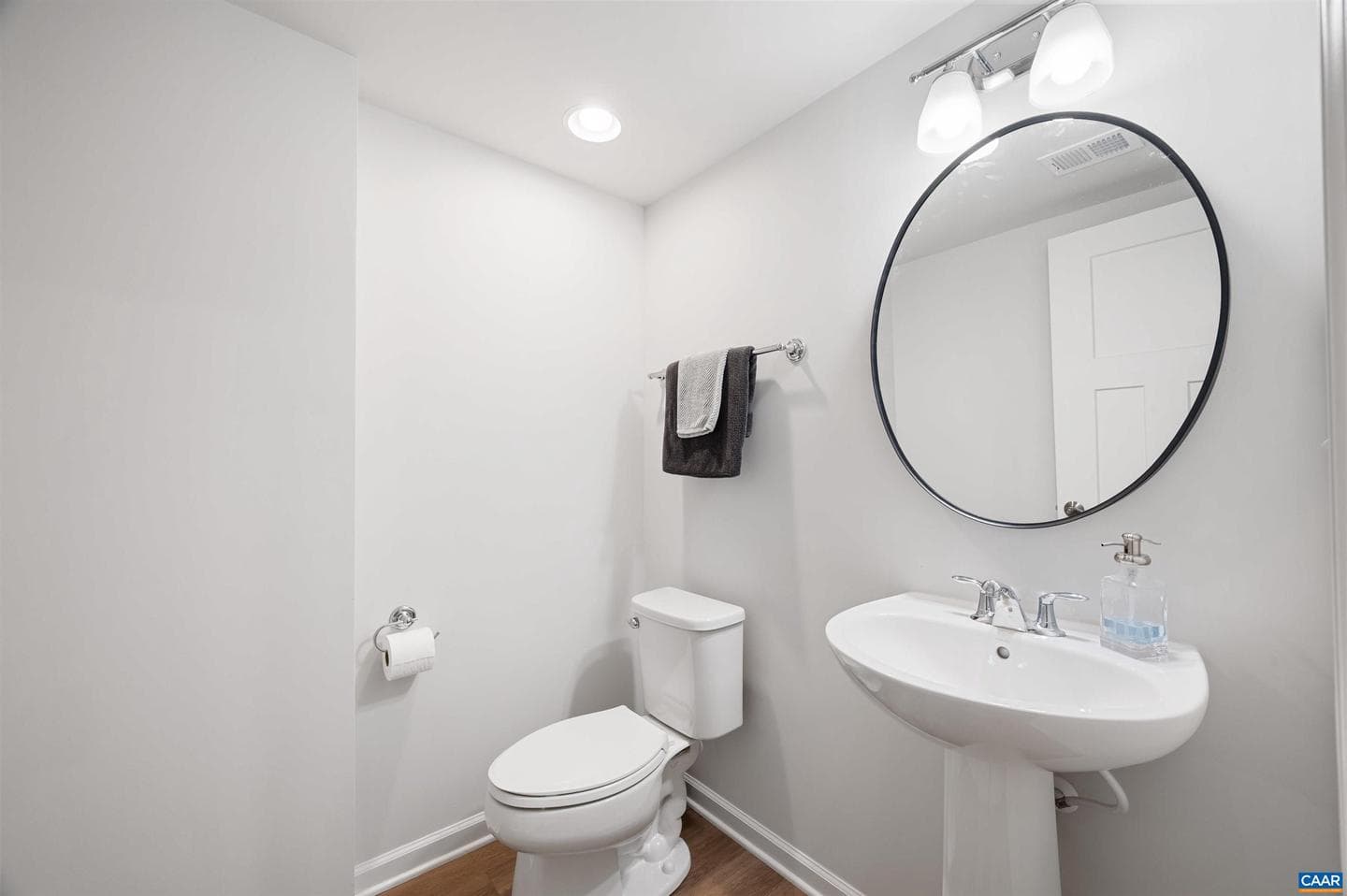 4724 Loyola Way photo 12