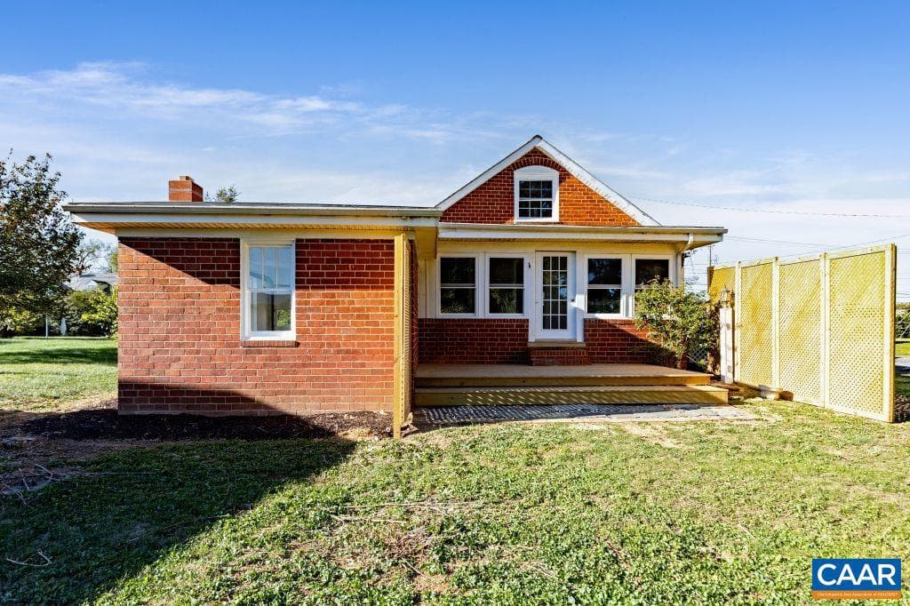 2735 Stuarts Draft Hwy photo 4