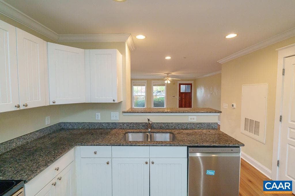 1840 Candlewood Ct #104 photo 11