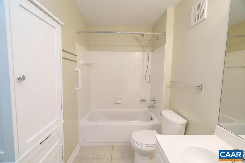 1840 Candlewood Ct #104 photo 17
