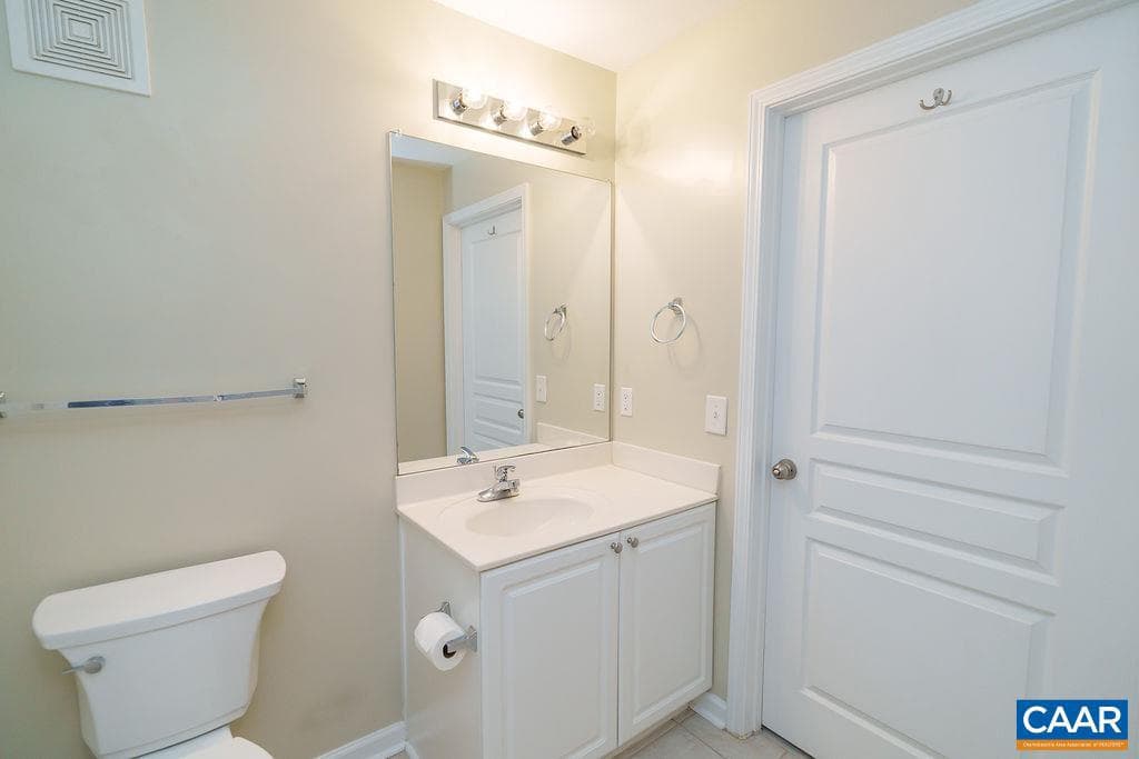 1840 Candlewood Ct #104 photo 22