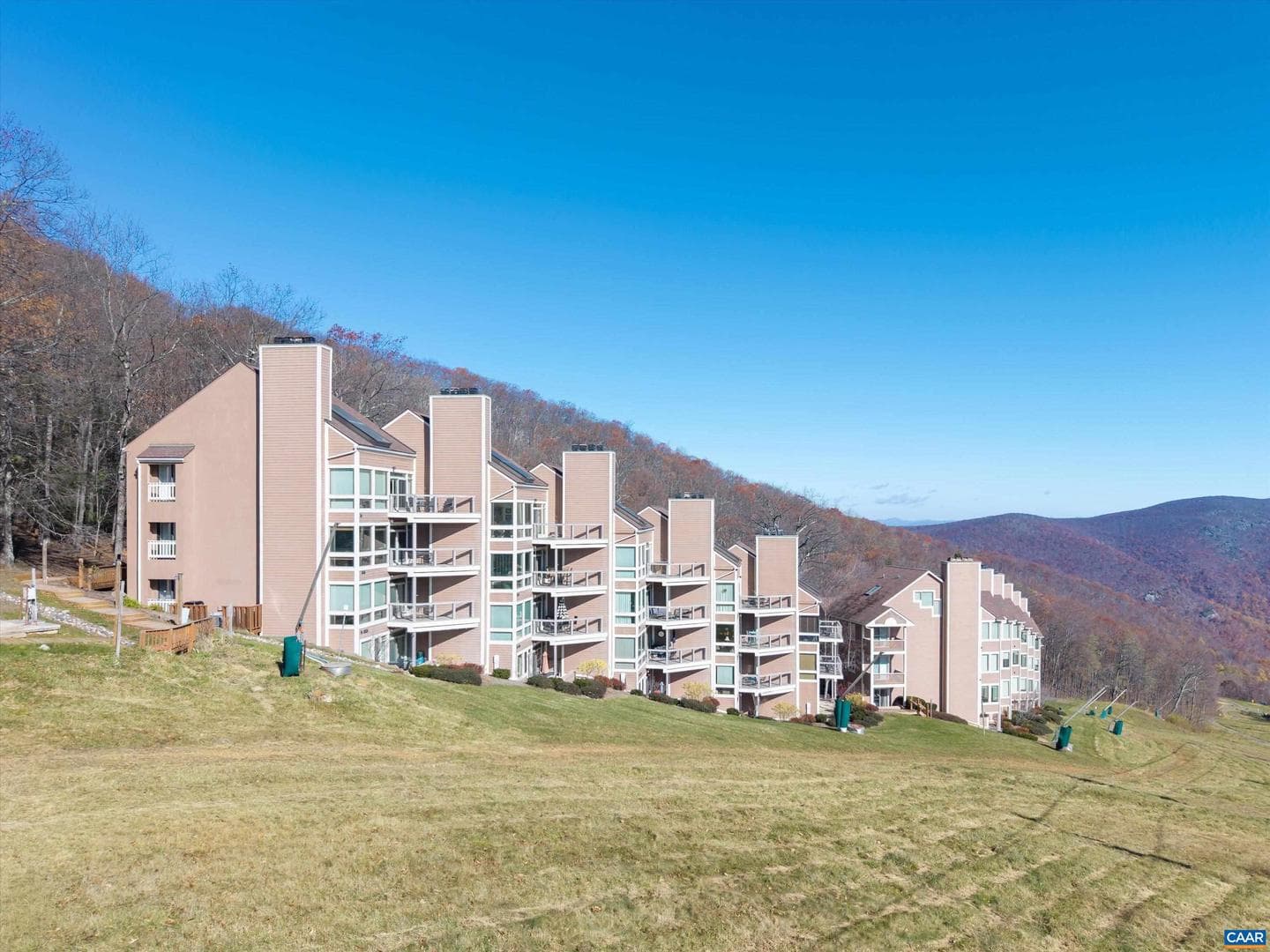 907 Diamond Hill Condos photo 42